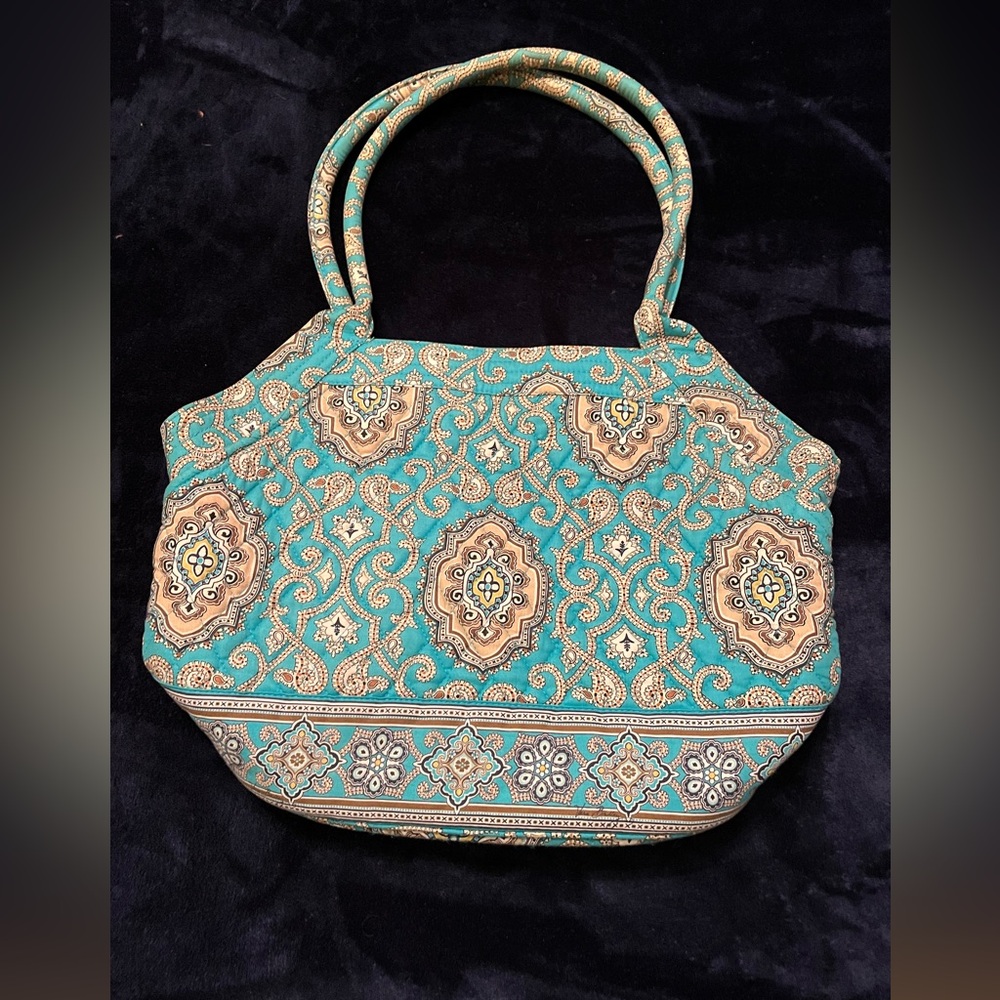 Vera Bradley Tote with zipper